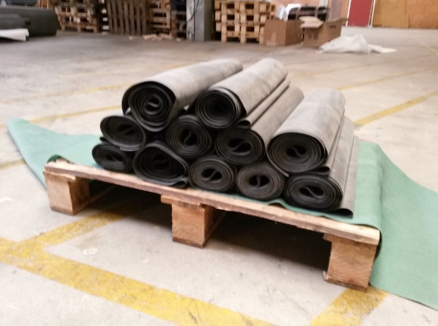 Feutre géotextile 500gr/m2 pour pose de bâches EPDM.